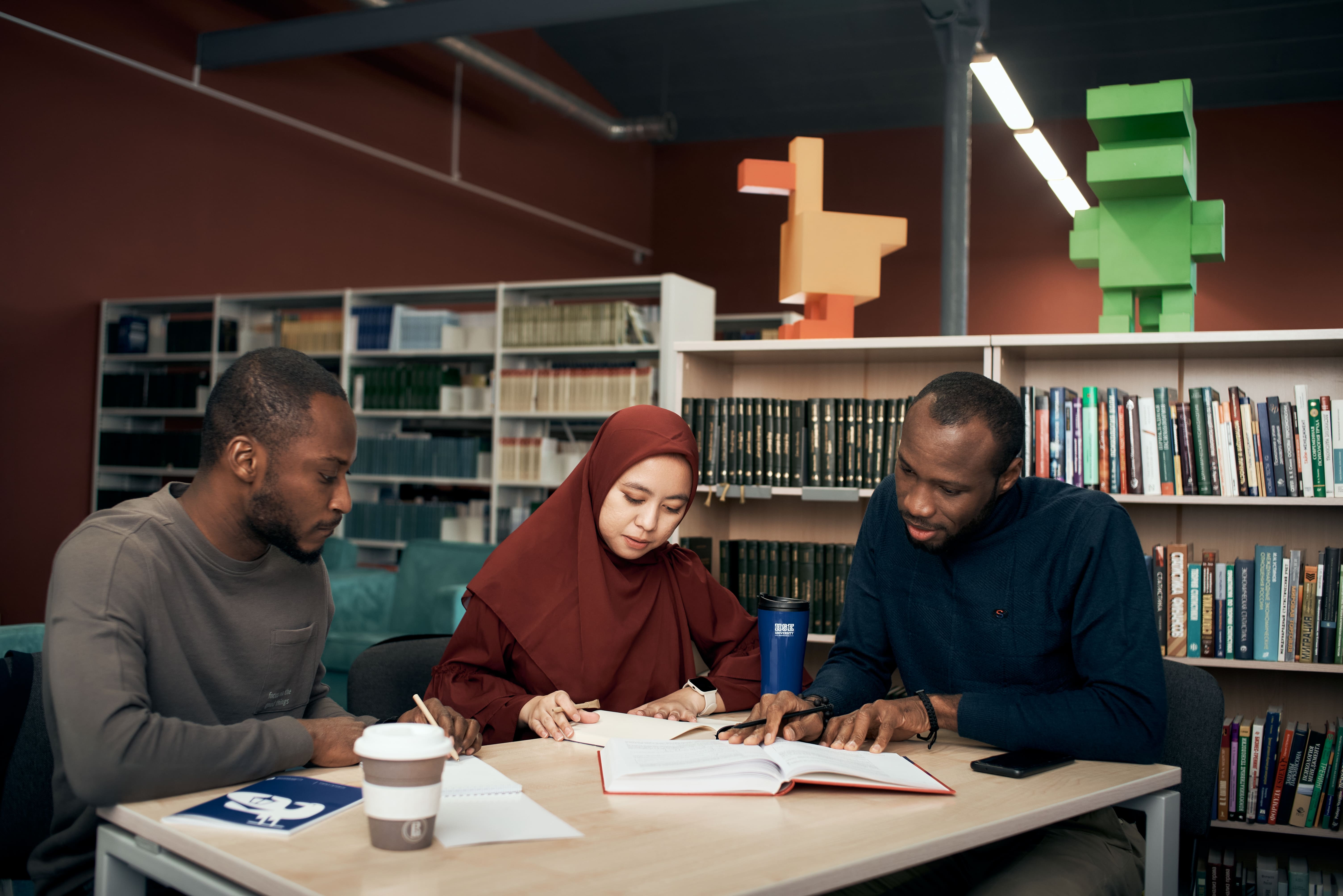 جامعة الأبحاث الوطنية "المدرسة العليا للاقتصاد"